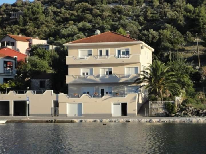 & Draga Apartment *